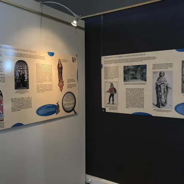 photo plusieurs panneaux retracent la vie de marguerite de lorraine.  ©  ouest-france