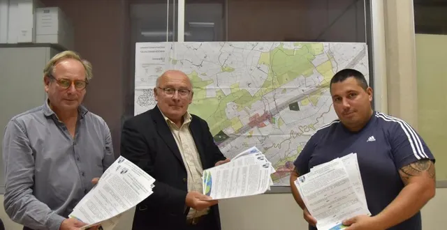 photo  arnault de calonne, maire, aux côtés des deux adjoints, françois de calonne (à gauche) et gaëtan ursella (à droite) ont recueilli les avis des habitants.  &copy;  le maine libre 