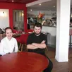 photo  le restaurant l’écarlate accueille deux apprentis : éloïse blossier (à gauche), apprentie en salle, et lucas vivier, en cap cuisine. 