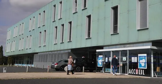 photo  un hôpital de proximité, « c’est important », assure kévin, actuellement hospitalisé au bailleul.  &copy;  le maine libre 