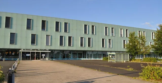 photo  élus, grévistes et habitants ont rendez-vous le jeudi 21 octobre à partir de 12 heures devant le hall principal de l’hôpital du bailleul.  &copy;  le maine libre 