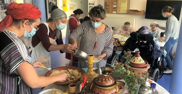photo  dans le cadre de la semaine du goût, un couscous maison a été servi aux pensionnaires de la résidence des bruyères au sein de l’ehpad la martinière, jeudi 14 octobre 2021, à sablé-sur-sarthe (sarthe).  &copy;  ouest-france 
