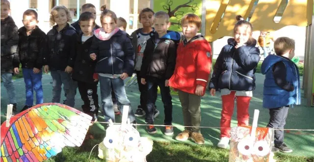 photo  les enfants ont pris la pose à côté de leurs créations.  &copy;  ouest-france 