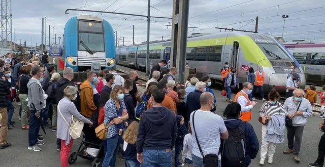 photo  la foule était au rendez-vous, à l’occasion des journées européennes du patrimoine, ce samedi 18 septembre 2021, pour un tour de train autour du mans dédié à l’histoire ferroviaire mancelle.  &copy;  ouest-france 