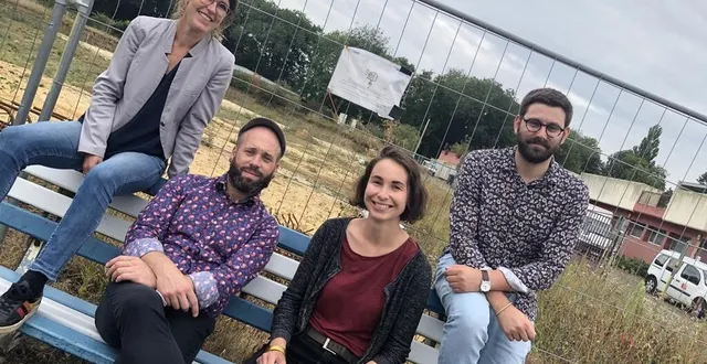 photo  thiphaine marcault, richard fournier, anne-lise blossier et alexandre boucher, devant le futur chapiteau de la cité du cirque.  &copy;  ouest-france 
