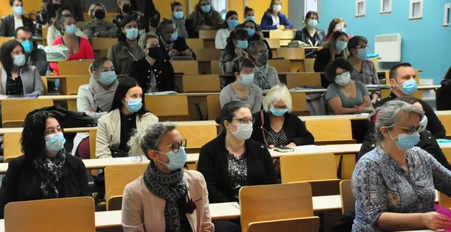 photo  une cinquantaine de personnes participent à cette première opération de recrutement menée par noras. vingt-cinq places sont à pourvoir pour la formation qui débutera le 4 janvier 2022.  &copy;  le maine libre 