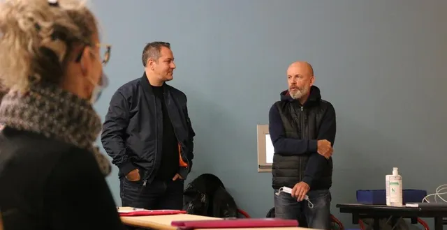 photo  des salariés de l’entreprise noras sont venus la présenter devant des demandeurs d’emploi et potentiels candidats à l’embauche. l’entreprise implante des ateliers en pays fléchois et lance une importante opération de recrutement.  &copy;  ouest-france 