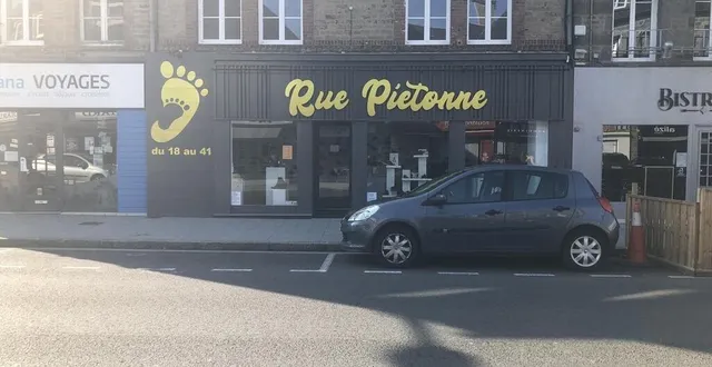 photo  le magasin rue piétonne, à flers, dans l’orne, a fermé ses portes.  &copy;  ouest-france 