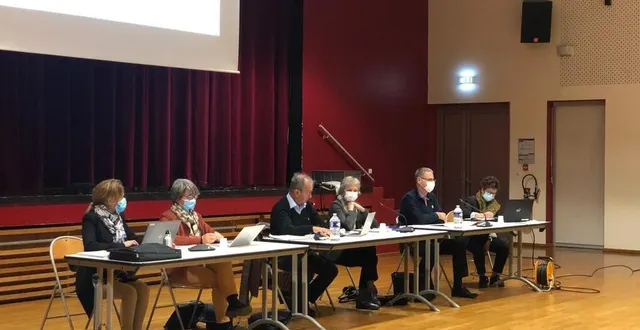 photo  coup d’envoi du contrat local de santé pour les élus de lbn.  &copy;  le maine libre 