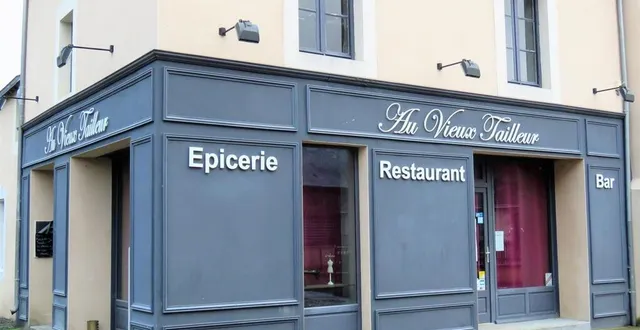 photo  si les anciens gérants du vieux tailleur n’ont pas remis les couverts depuis plus d’un an, la municipalité espère voir un nouveau commerce à la place d’ici le début du deuxième trimestre 2022.  &copy;  ouest-france 