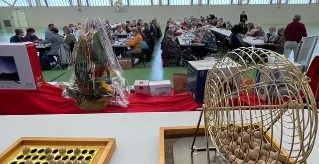 photo  lors d’un loto, le public est studieux et attentionné.  &copy;  archives le maine libre 