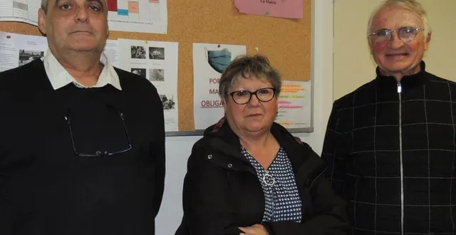 photo  annick, entourée du maire actuel et de son prédécesseur.  &copy;  le maien libre 