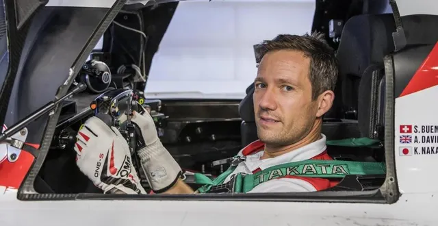 photo  sébastien ogier dans le simulateur toyota.  &copy;  pau barrena / afp 