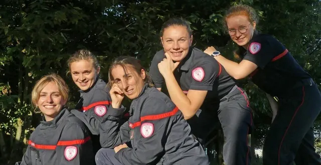 photo  les femmes du centre de secours se mobilisent. durant tout le mois, elles portent un insigne aux couleurs d’octobre rose. elles ont également participé à une course connectée de 5 km organisée par les sapeurs-pompiers de haute-marne. l’intégralité des recettes étant reversée à la lutte contre le cancer du sein.  &copy;  ouest-france 