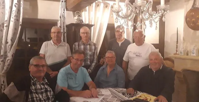 photo  les membres du cofad réunis (devant, de gauche à droite) : jean-louis deshaies, jacky olivier, daniele baucheron, jean-paul sauvaget. deuxième rang, de gauche à droite : daniel bourges, jean-christophe sorel, rémi barre, raymond huet.  &copy;  ouest-france 
