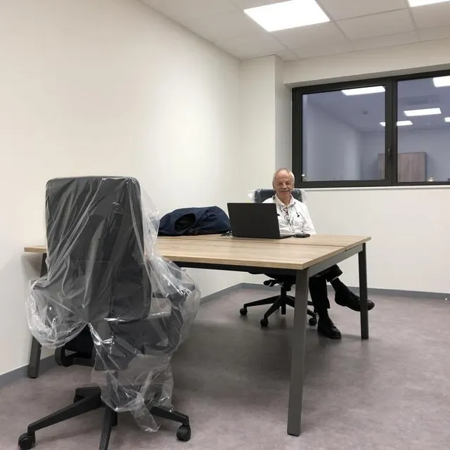 photo patrice guillon, directeur qualité, hygiène, sécurité et environnement de l’entreprise thermocoax, dans son nouveau bureau à caligny, dans l’orne.  ©  ouest-france