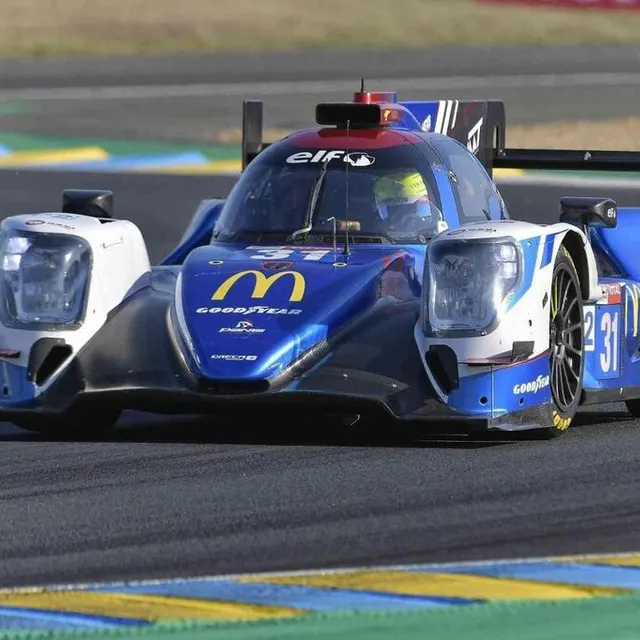 photo julien canal et ses coéquipiers sont montés sur la 3e marche du podium, lors de la dernière édition des 24 heures, le 22 août 2021.  ©  ouest-france