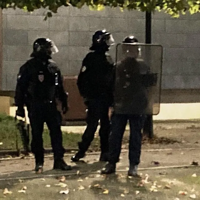 photo une vingtaine de policiers sont en faction dans le quartier de perseigne, depuis 1 h ce matin.  ©  ouest-france