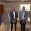 photo  michel raveneau, ancien maire de dissé-sous-le-lude, thierry de bresson, henri de bresson, michael koch, maire de demmin, thomas witkowski, et deux responsables d’associations municipales oeuvrant pour la mémoire de hans schommer et davi krueger. 