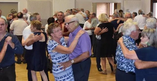 photo  des danseurs qui ont répondu largement présent.  &copy;  le maine libre 