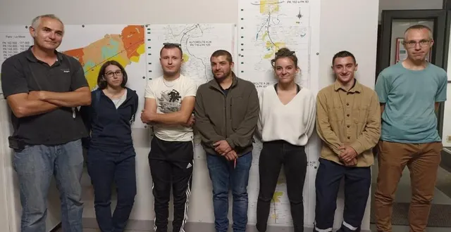 photo  de g. à d. : stéphane quentel-marcaud, président, charlène drouet, trésorière, émilien pousse, secrétaire-adjoint, thomas blottière, membre, léa panighini, secrétaire, philippe dume, trésorier adjoint, laurent cailleteau, président adjoint.  &copy;  le maine libre 