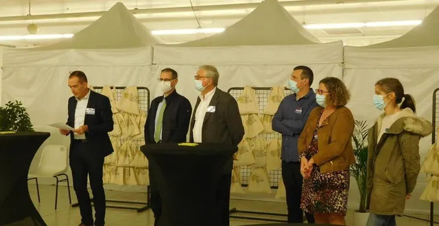 photo  david chollet, président de la communauté de communes maine cœur de sarthe et président coordinateur du centre de vaccination, a félicité toute l’équipe mobilisée durant six mois avec un objectif réussi.  &copy;  le maine libre 