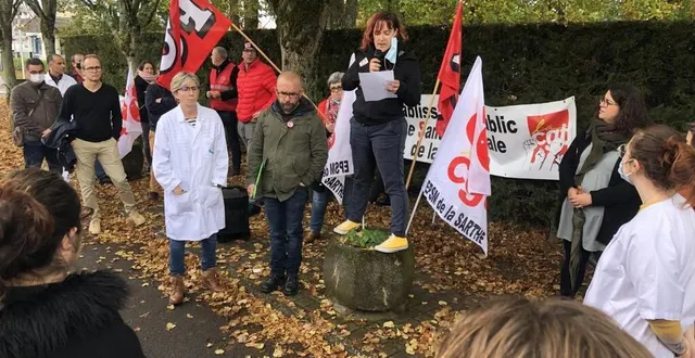 photo  à l’appel de la cgt et de fo, un rassemblement a été organisé devant l’epsm d’allonnes.  &copy;  le maine libre 