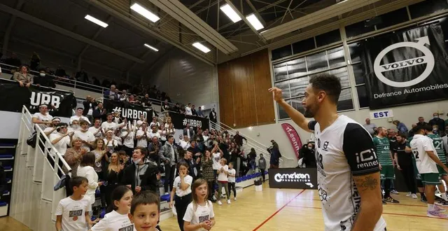 photo  le joueur de l’union rennes guillaume merie était soutenu par une centaine de personnes, ce vendredi, face à son ancien club.  &copy;  julien kammerer 