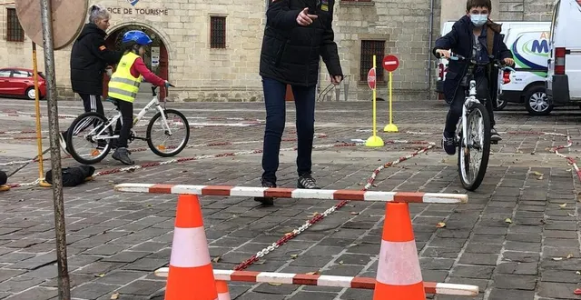 photo  le bureau sécurité routière de la préfecture de l’orne a installé une piste d’apprentissage à destination des enfants.  &copy;  ouest-france 
