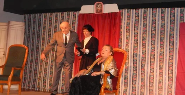 photo  huit comédiens de la compagnie du brigadier s’en sont donné à cœur joie pour deux pièces.  &copy;  le maine libre 