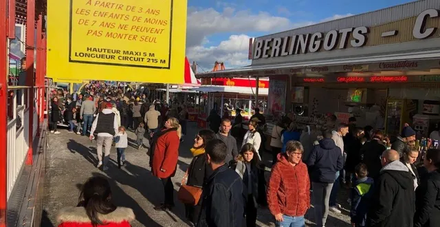 photo  le soleil a profité à la fréquentation de la fête foraine, même si la jeunesse est moins présente qu’habituellement.  &copy;  le maine libre 