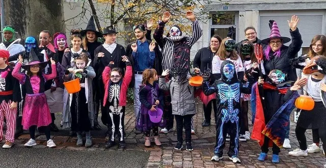 photo  parents et enfants ont répondu à l’invitation du comité des fêtes, dimanche. « c’est une très belle réussite, tout le monde a joué le jeu, au grand plaisir des habitants », se réjouit sara élie, la présidente.  &copy;  ouest-france 