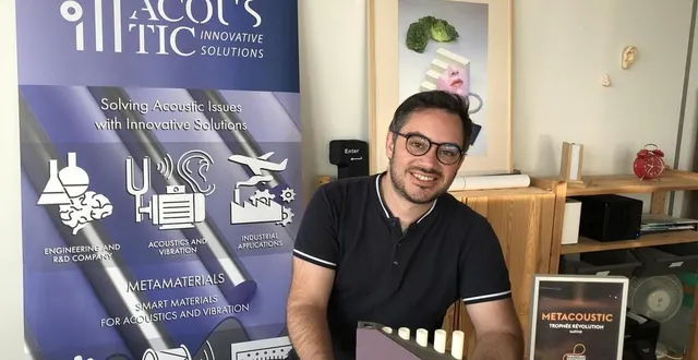 photo  clément lagarrigue, le dirigeant fondateur de la start-up metacoustic, présente son isolant acoustique innovant : le metablocker.  &copy;  photo le maine libre 