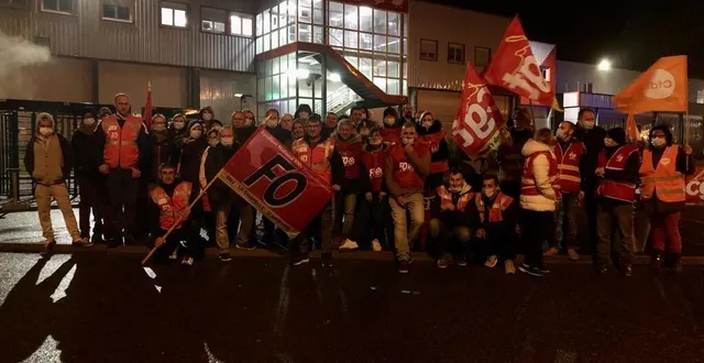 photo  à la chapelle-d’andaine, dans l’orne, les salariés de snv ont fait grève dès 4 heures du matin, ce mardi 5 octobre 2021.  &copy;  ouest-france 