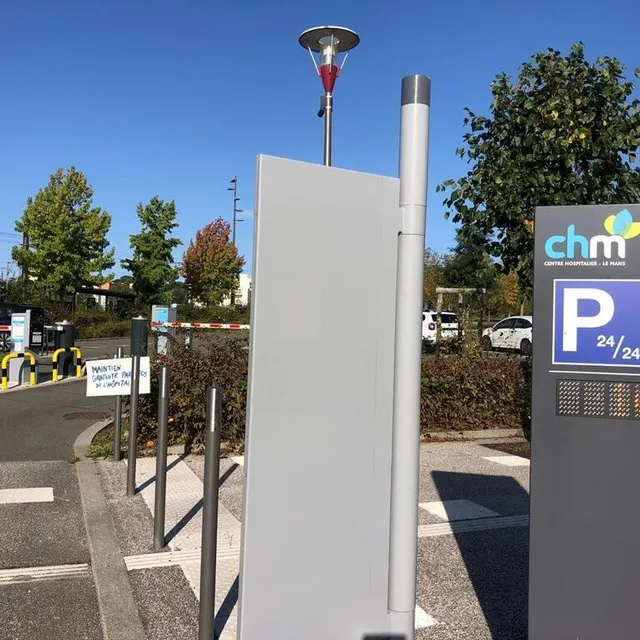 photo à 10 h 30, ce lundi, il restait 105 places libres sur les 120 proposées au parking p2, à l’entrée principale.  ©  ouest-france