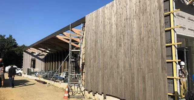 photo  la façade sud du pôle culturel de sablé-sur-sarthe (sarthe) donnera sur une esplanade avec en arrière-plan le parc du château.  &copy;  ouest-france 