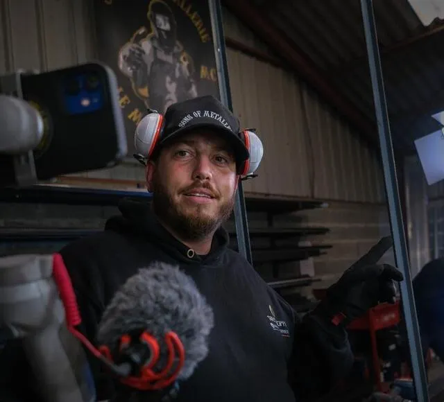 photo julien bonnet est métallier et influenceur sur les réseaux sociaux.  ©  photo le maine libre – denis lambert