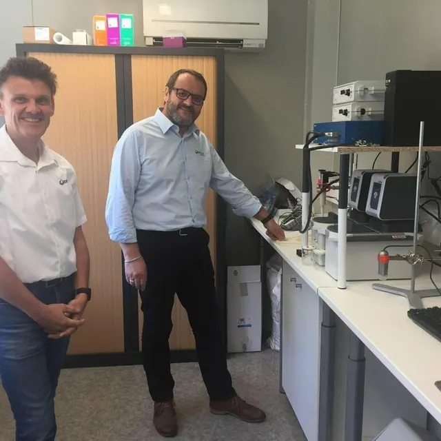 photo fabrice chaussec, responsable recherche et développement (à gauche) et jérôme mougel, directeur général, ont créé odyssée environnement en 2006, en compagnie de deux autres associés.  ©  photo archives le maine libre