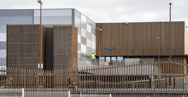 photo  amazon qui dispose d’une plateforme de livraison à carquefou (50 salariés) envisageait l’implantation d’un entrepôt de 18 500 m² à montbert au sud de nantes. projet qui est tomé à l’eau.    &copy;  photo archives presse océan - olivier lanrivain 