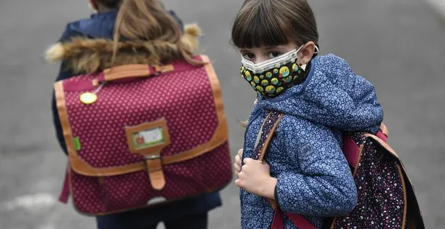 photo  les petits écoliers sarthois vont devoir remettre le masque à partir de lundi (photo d’illustration).  &copy;  thomas brégardis /ouest-france 