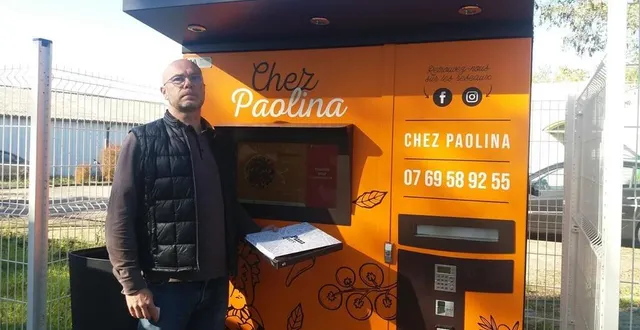 photo  les pizzas sont assemblées à voivres, dans le laboratoire chez marguerite, explique gérald chollet.  &copy;  le maine libre 