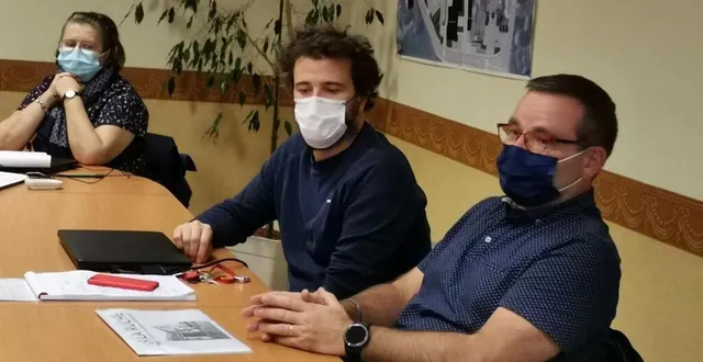 photo  le centre social la ruche a présenté son projet en début de séance de conseil municipal.  &copy;  ouest-france 