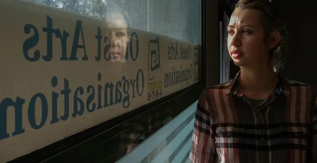 photo  le mans, jeudi 4 novembre 2021. après le décès de sa grand-mère dany saulnier, gina prend le relais : elle sera à la tête de l’organisation des puces sarthoises.  &copy;  photo le maine libre – denis lambert 