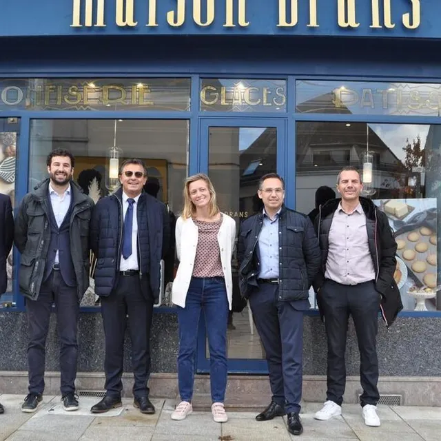 photo nicolas leudière, maire de sablé, a reçu la visite d’eric grelier, vice-président de la région. de g. à dr : denis rocher, adjoint au maire, antoine pelletier, eric grelier, alexandra pelletier, nicolas leudière et olivier dubois, adjoint au maire.  ©  le maine libre