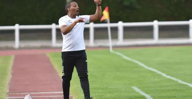 photo  yoann néris apprécie les progrès de paul barthélémy.  &copy;  archives joseph thouin 