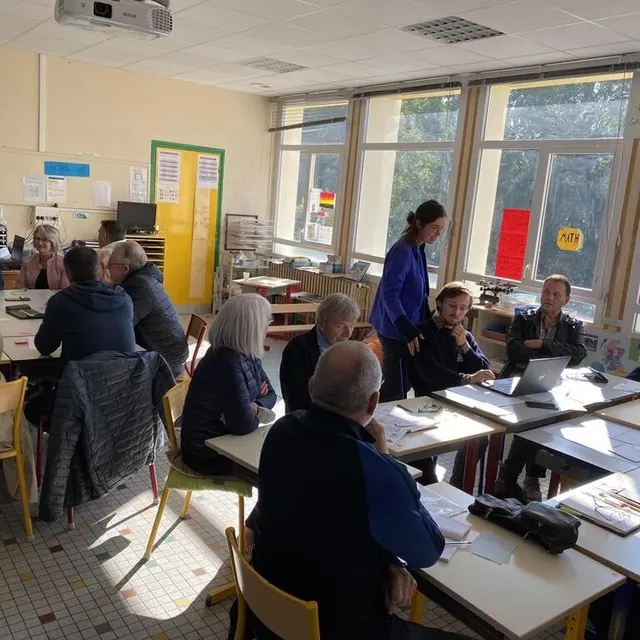 photo « créer la route des 1 000 cafés pour avoir des partages d’expériences » est l’une des nombreuses idées qui ont émergé des dix groupes de travail organisés à tresson, ce samedi 9 octobre 2021.  ©  ouest-france