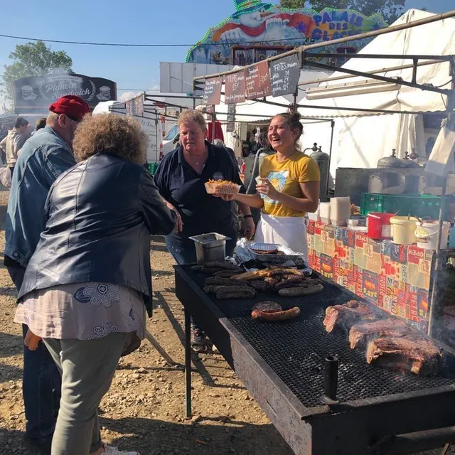 photo à l’heure du déjeuner, l’allée des rôtisseurs était le point de rendez-vous des gourmands.  ©  ouest-france