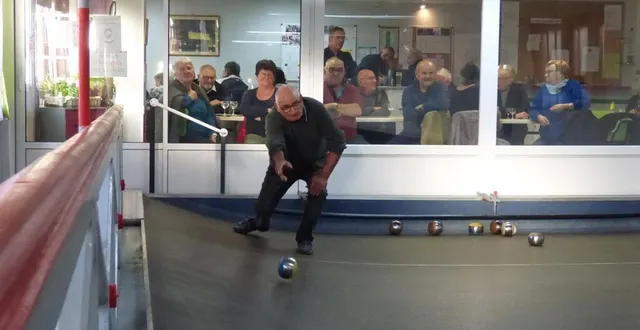 photo  le tireur michel couet, de daumeray, rate rarement son coup.  &copy;  ouest-france 