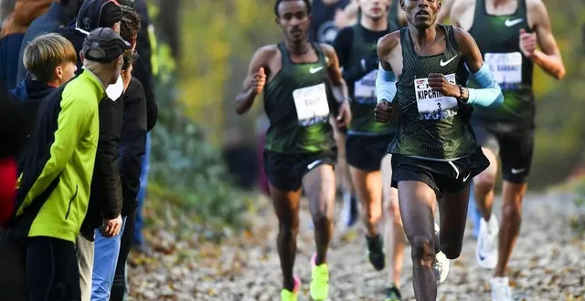 photo  en 2018, jimmy gressier (en arrière-plan avec la casquette) avait pris la 3e place du cross international le maine libre. fera-t-il mieux cette année ?  &copy;  archives le maine libre - hervé petitbon 