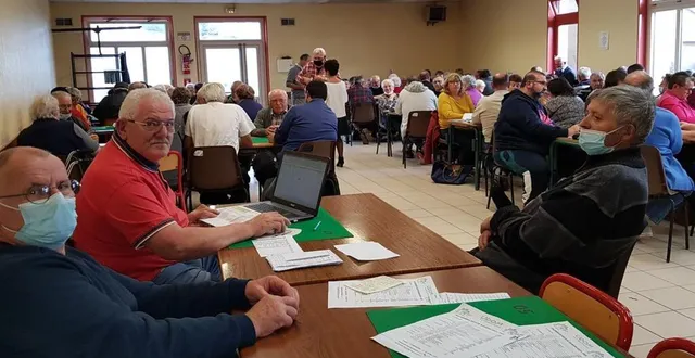 photo  au premier plan, jean-pierre vigneron, robert cordier et daniel bellaye.  &copy;  le maine libre 